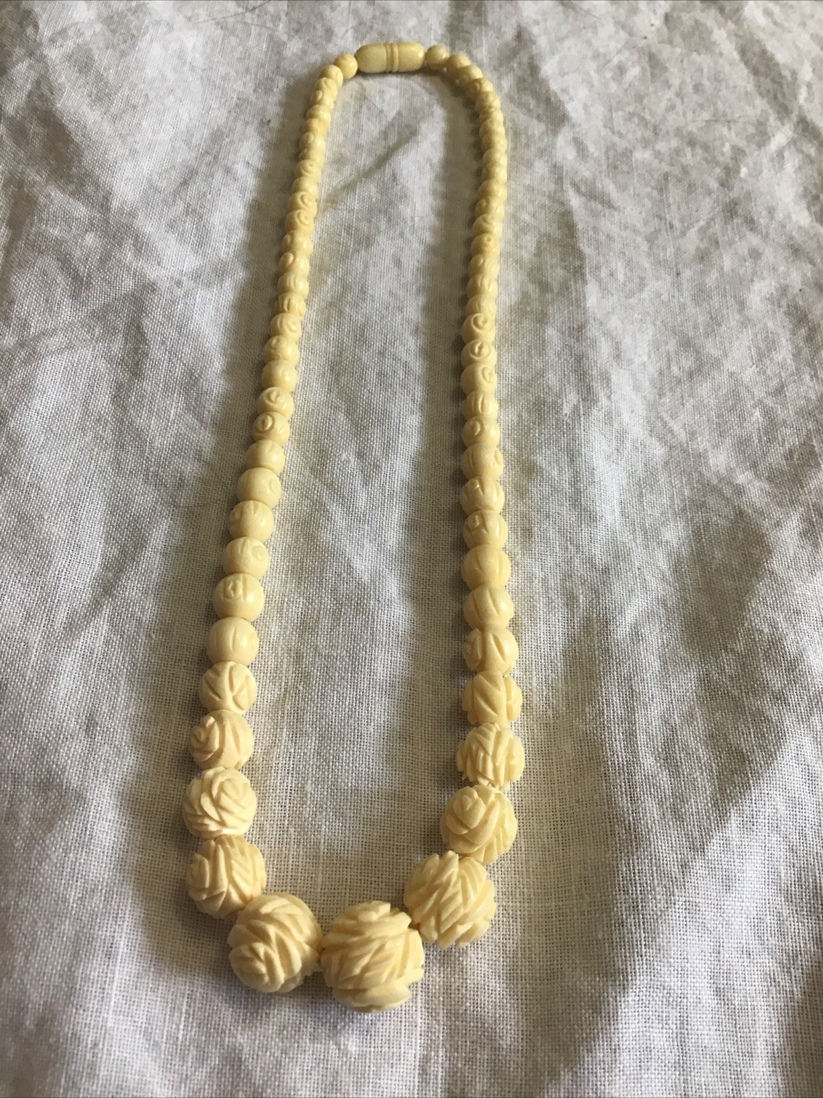 Vintage Hand Carved Rose Necklace – Graduated Floral Beads 1930s–1950s 18”