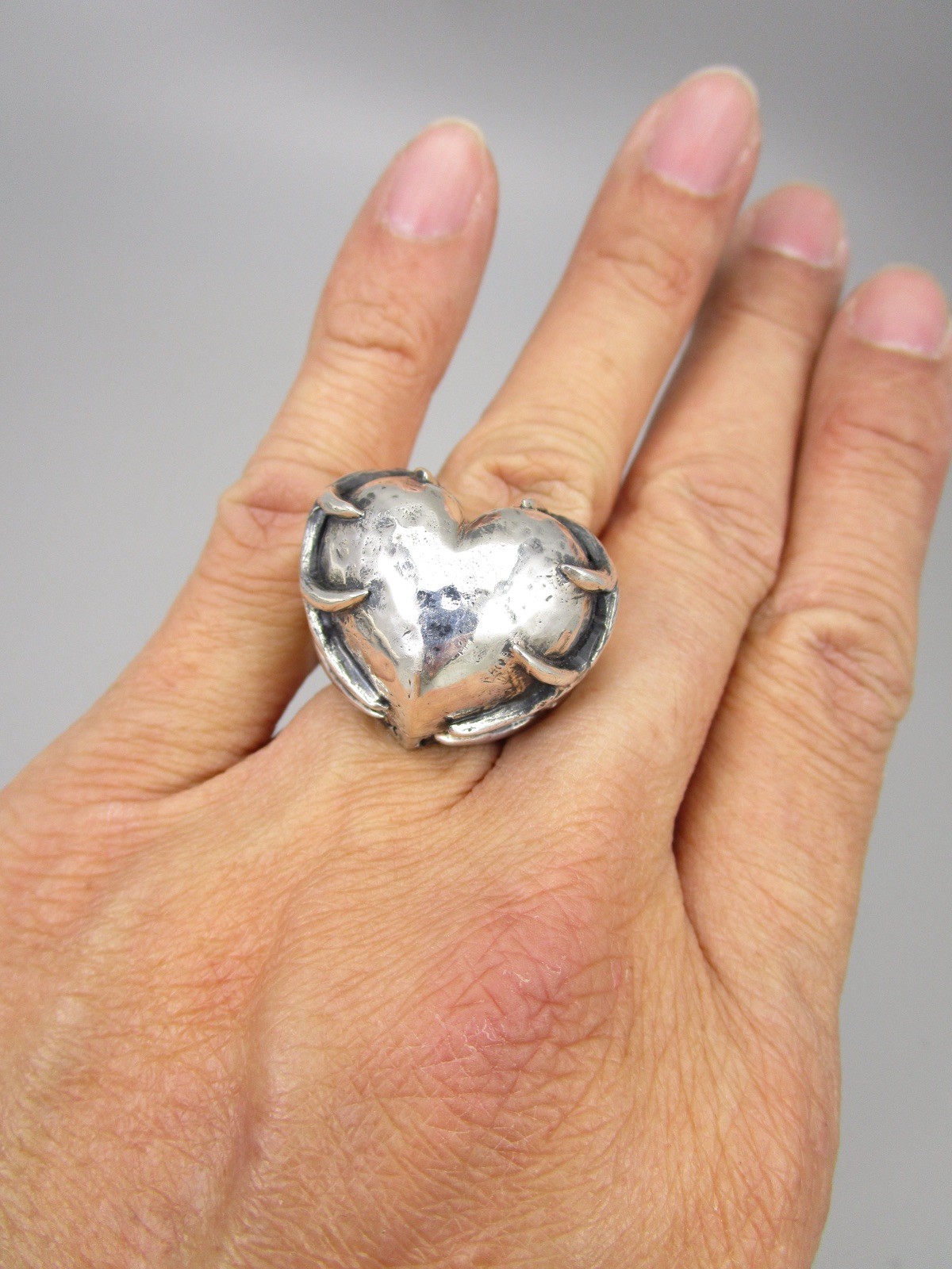  DIAN MALOUF STERLING SILVER SACRED HEART W/ THORNS STATEMENT RING SZ 6.5
