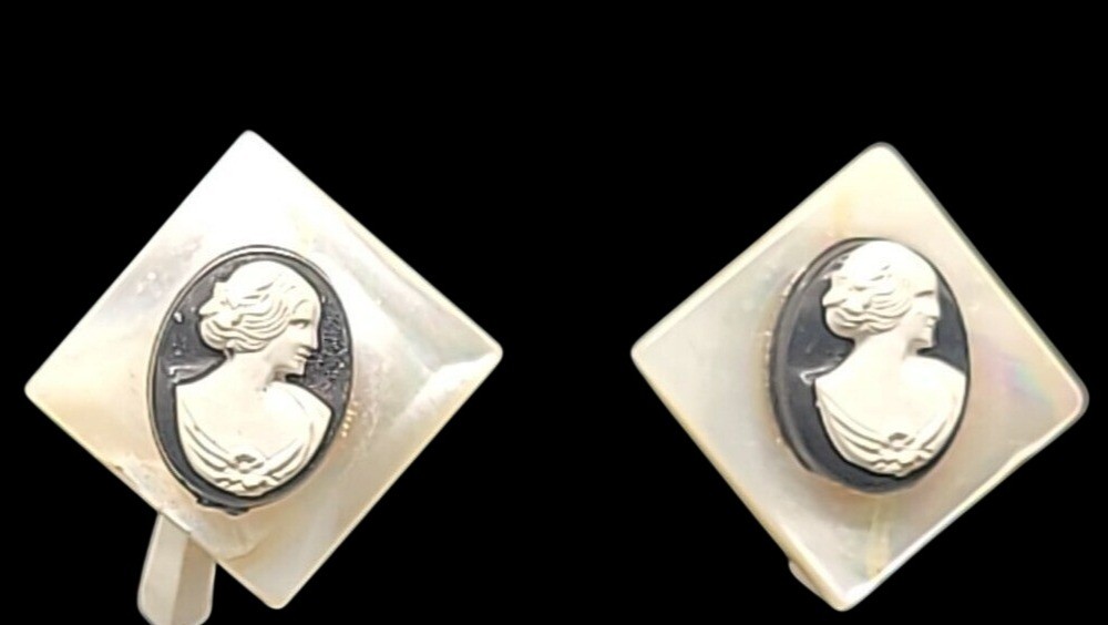MOP Lucite Cameo Tension Paddle Clip On Earrings Mother Of Pearl Vtg Black White