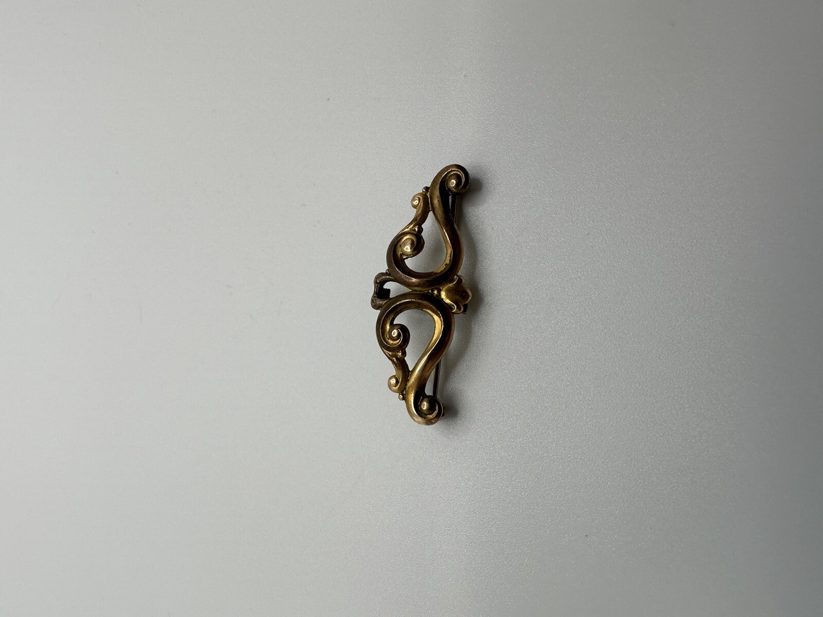 Vintage Gold Plate Ornate Victorian Style Brooch 3.5cm JB4