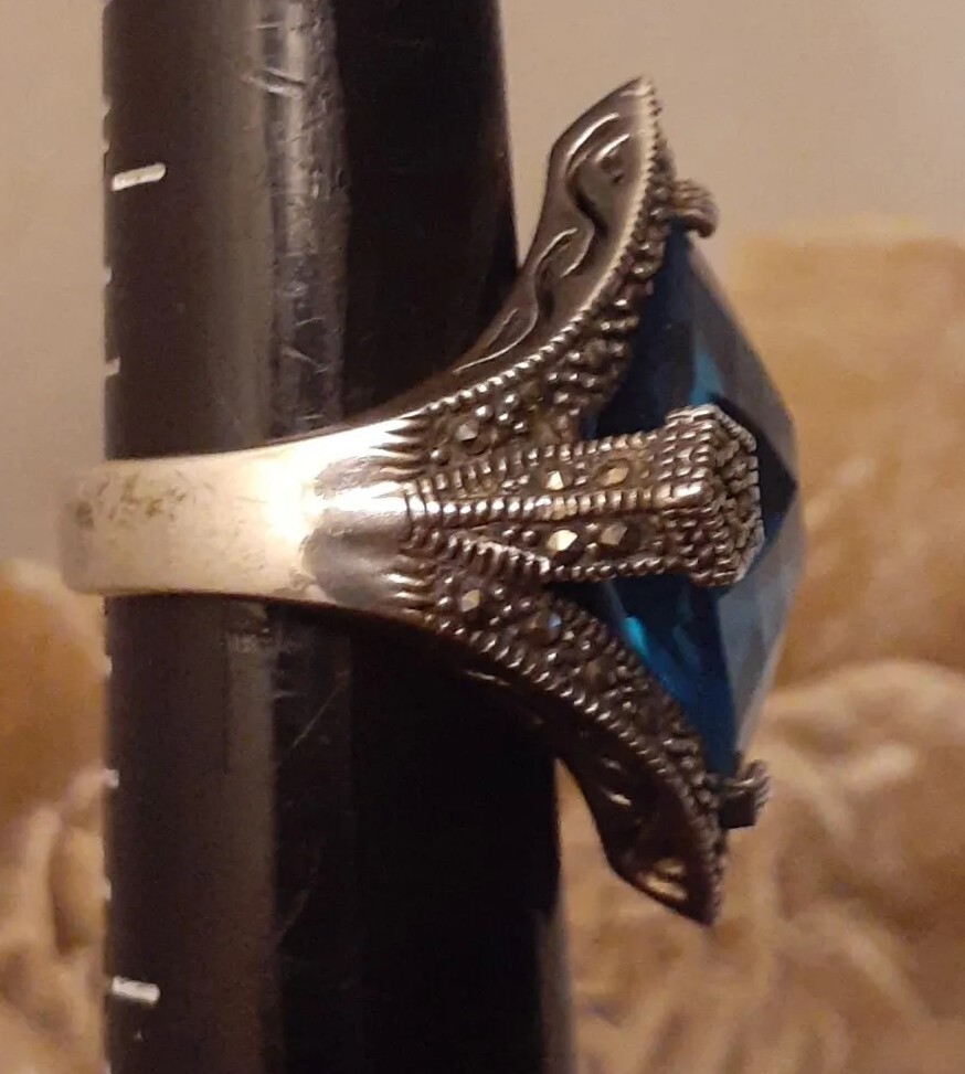Vintage Estate Sterling Silver Faceted Blue Crystal Glass Pentagon Ring Size 8
