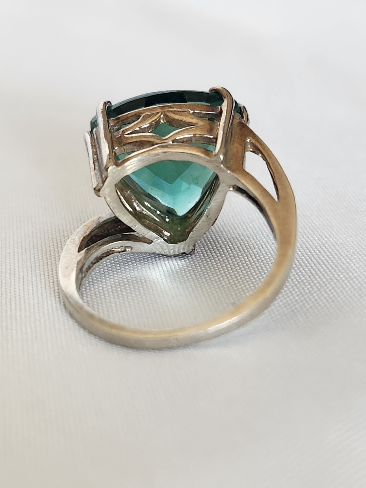 VINTAGE Sterling Silver 925 Trillion Cut Green EMERALD – SIZE 6