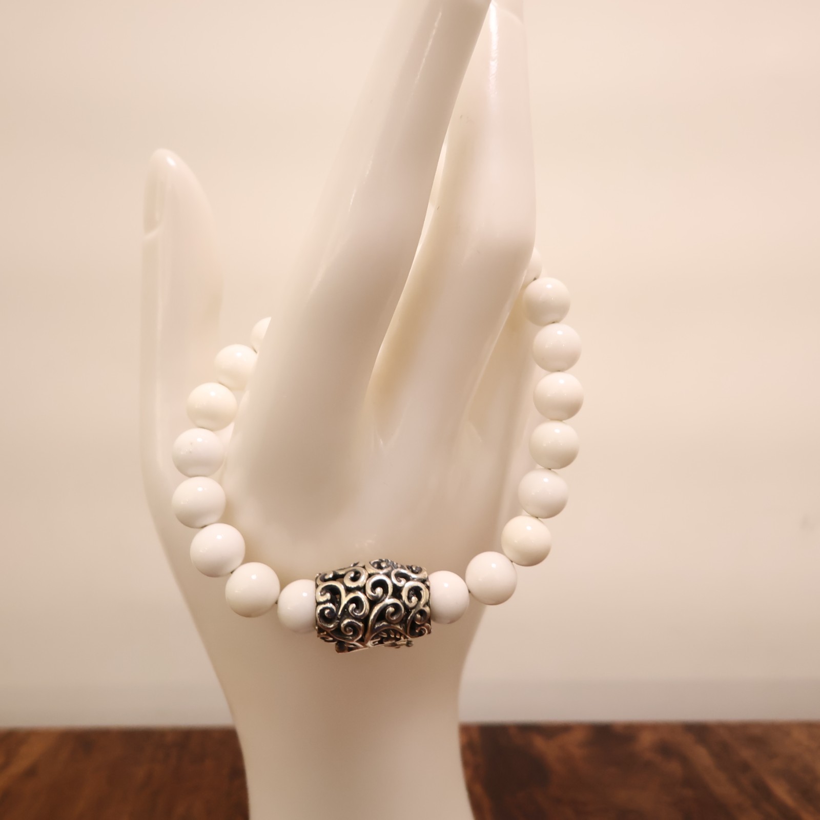 Carolyn Pollack bracelet Relios white agate beads silver magnetic clasp 6.75in