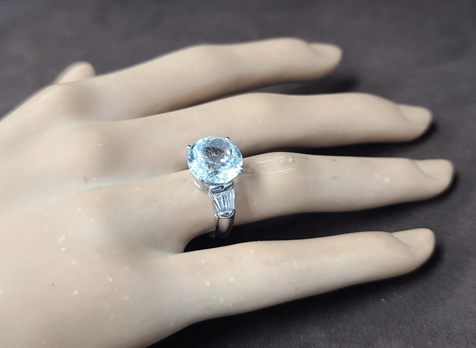 Vintage Platinum Engagement Ring 6.67ct. Natural Sky Blue Aquamarine Round Cut
