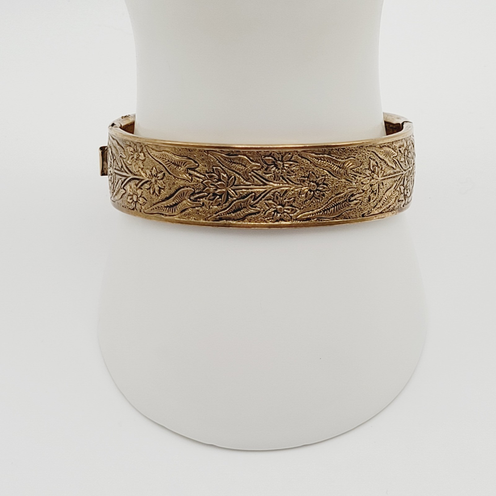 Victorian Style Brass Hinged Floral Embossed Gold Tone Metal Bangle Bracelet