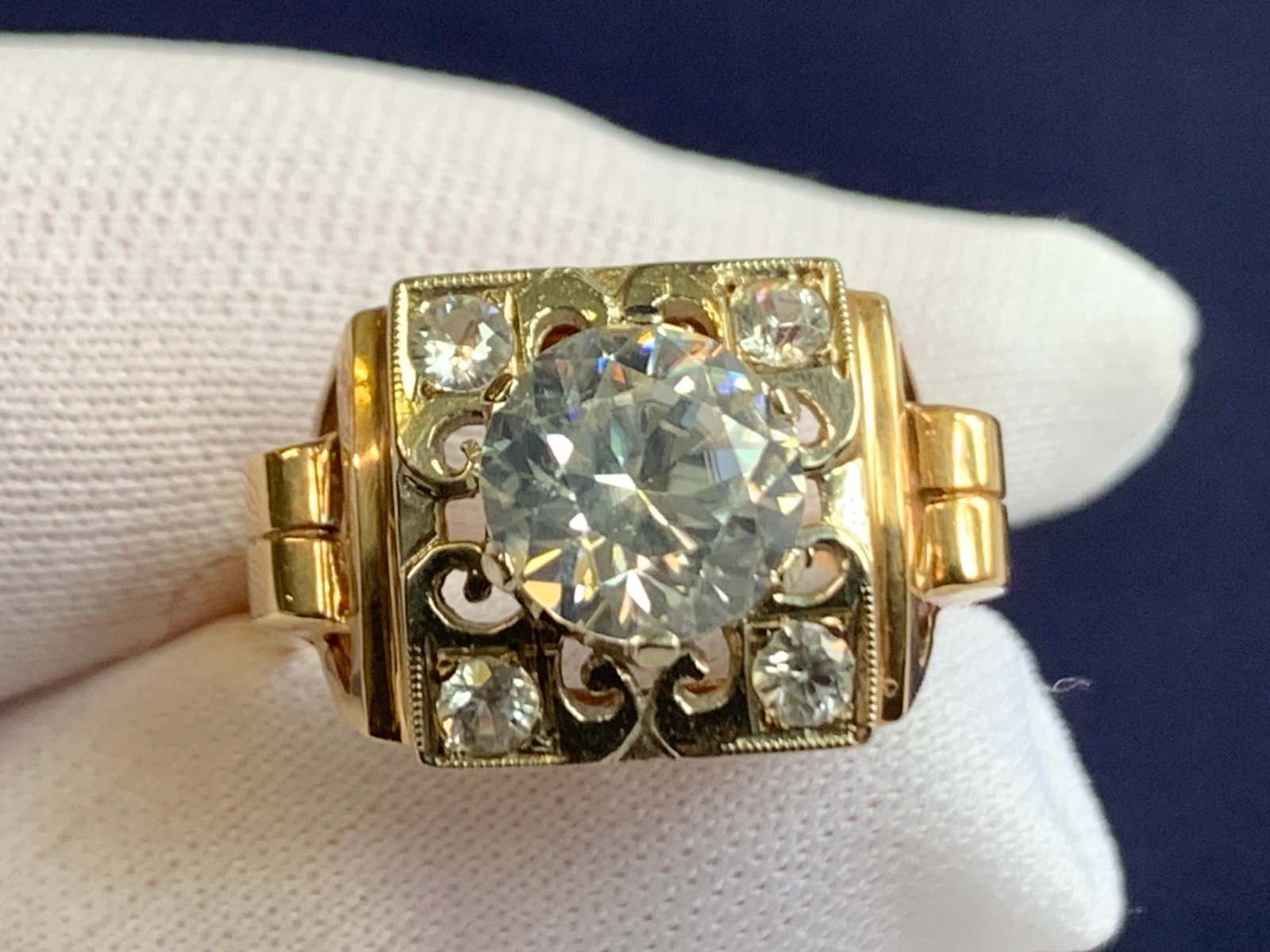 Vtg Yellow Gold Ring 4.86g Fine Jewelry Size 6 Band Clear Stones *READ*