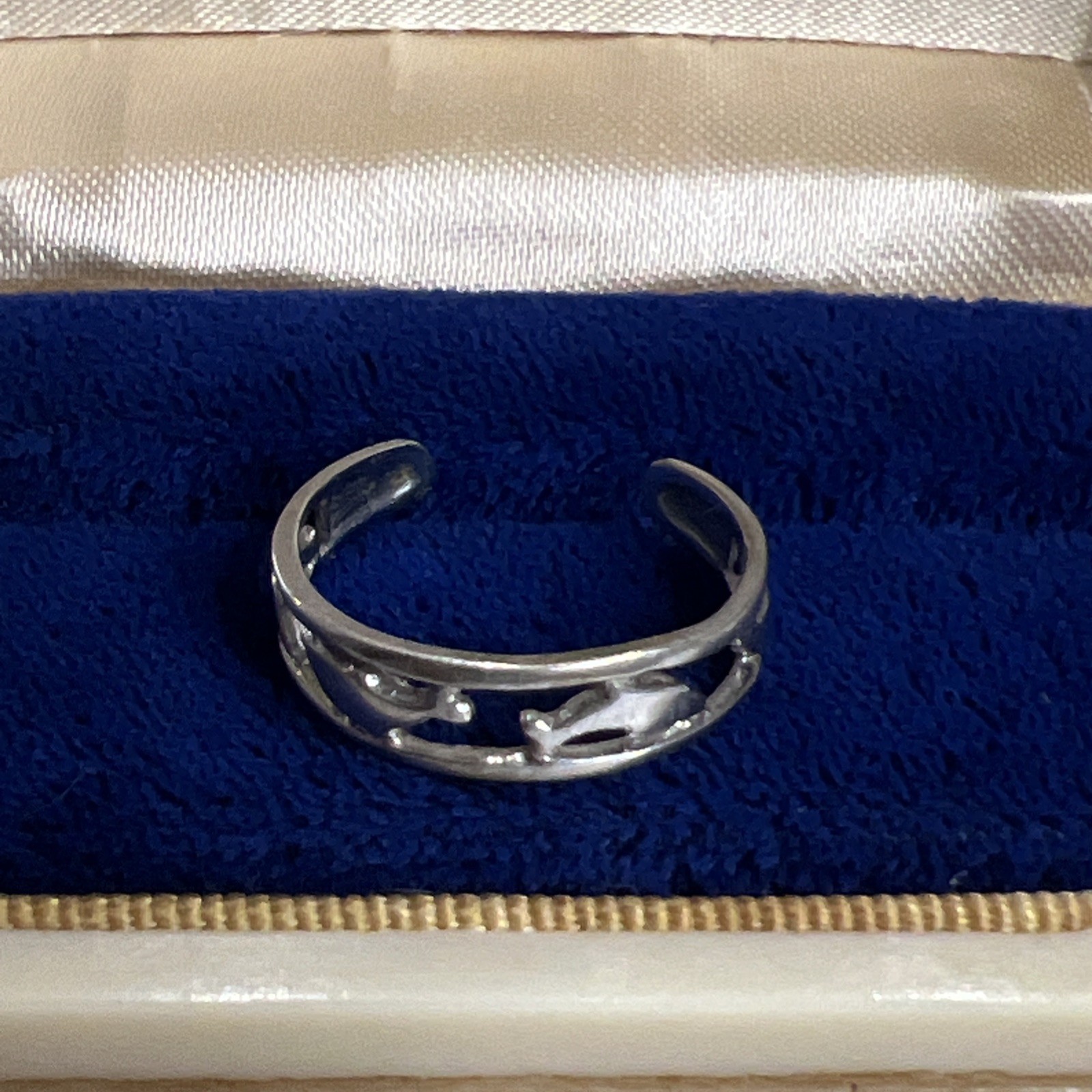 Vintage CW 10k White Gold Dolphin Toe Midi Pinky Child Ring Band Adjustable