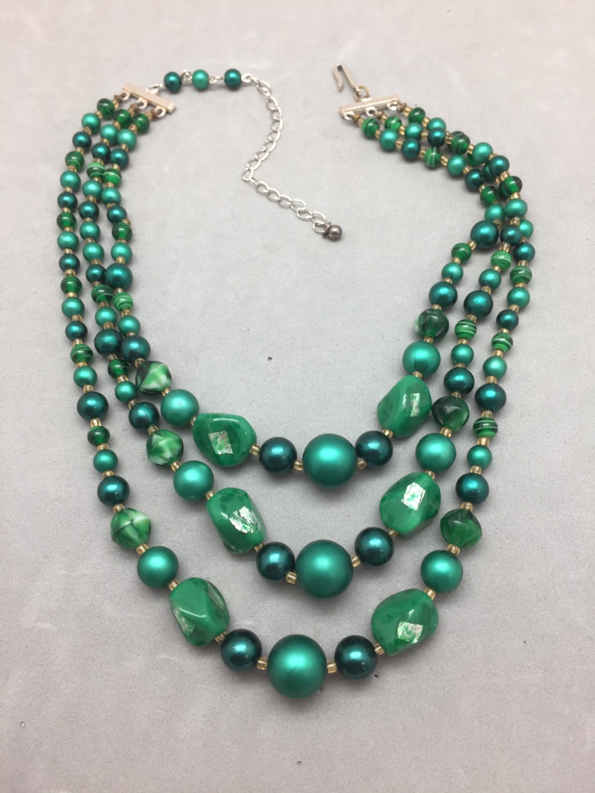Vintage Multi-Strand Green Glass Bead Layered Necklace Japan 16″-18″ Foil Beads