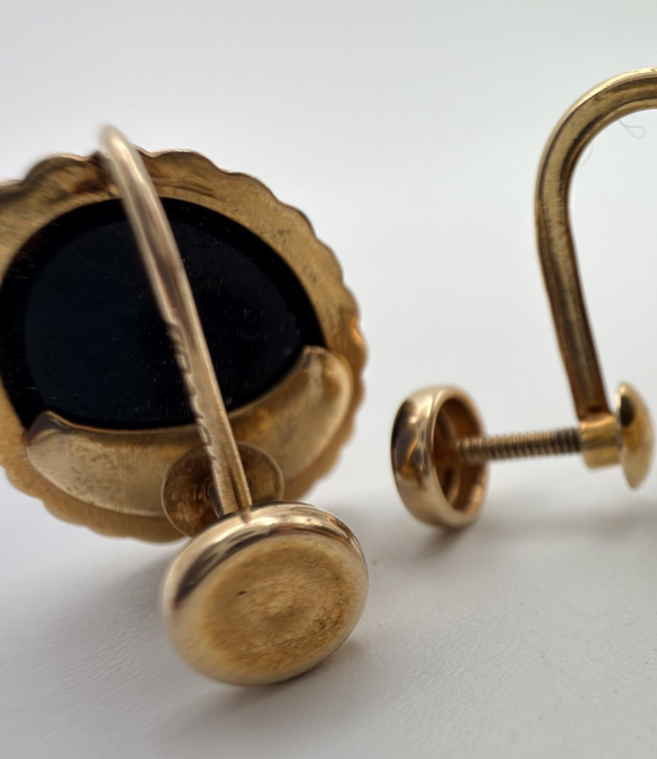 Vintage BDA 10K Gold Black Onyx Screw Back Earrings Oval Cabochon Estate 3.12g