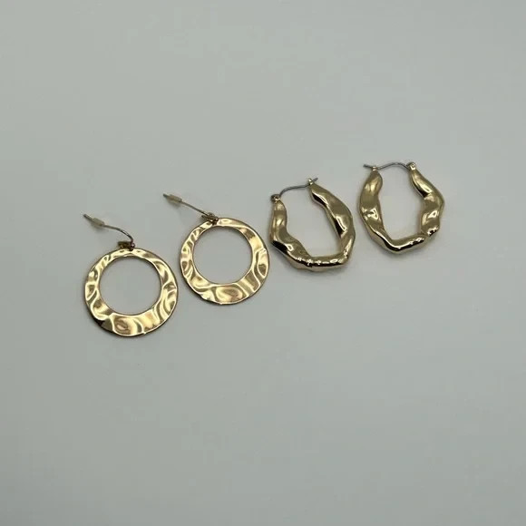 Classic Textured Hoop Earrings Qty 2 Gold-tone Unsigned Dangle Drop Everyday