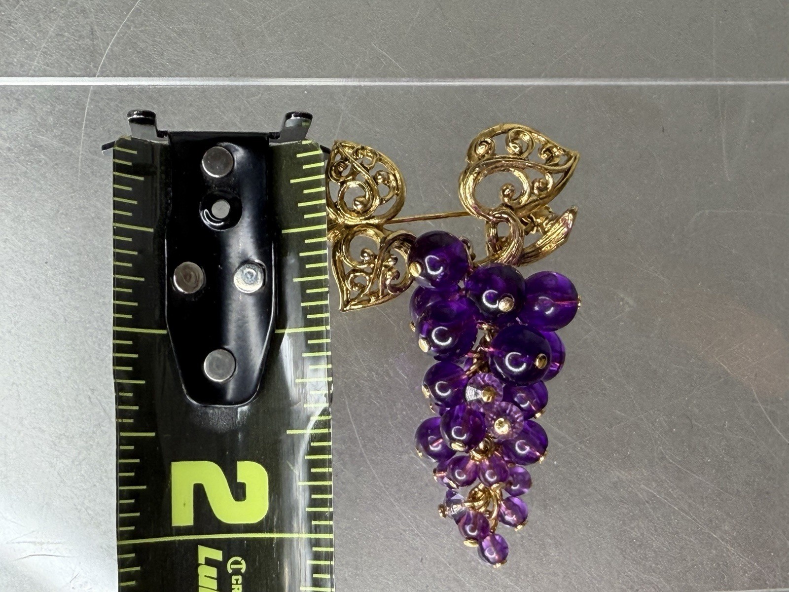 VTG Avon Gold Tone Purple Lucite Grape Cluster Brooch Pin Heart Leaves