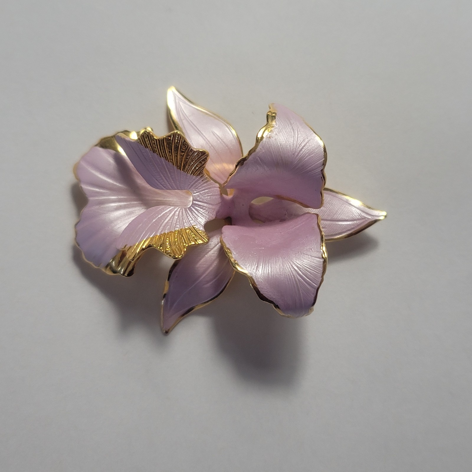 Vintage Signed Cerrito Original 1982 Orchid Iris Flower Brooch Lilac Goldtone 2″
