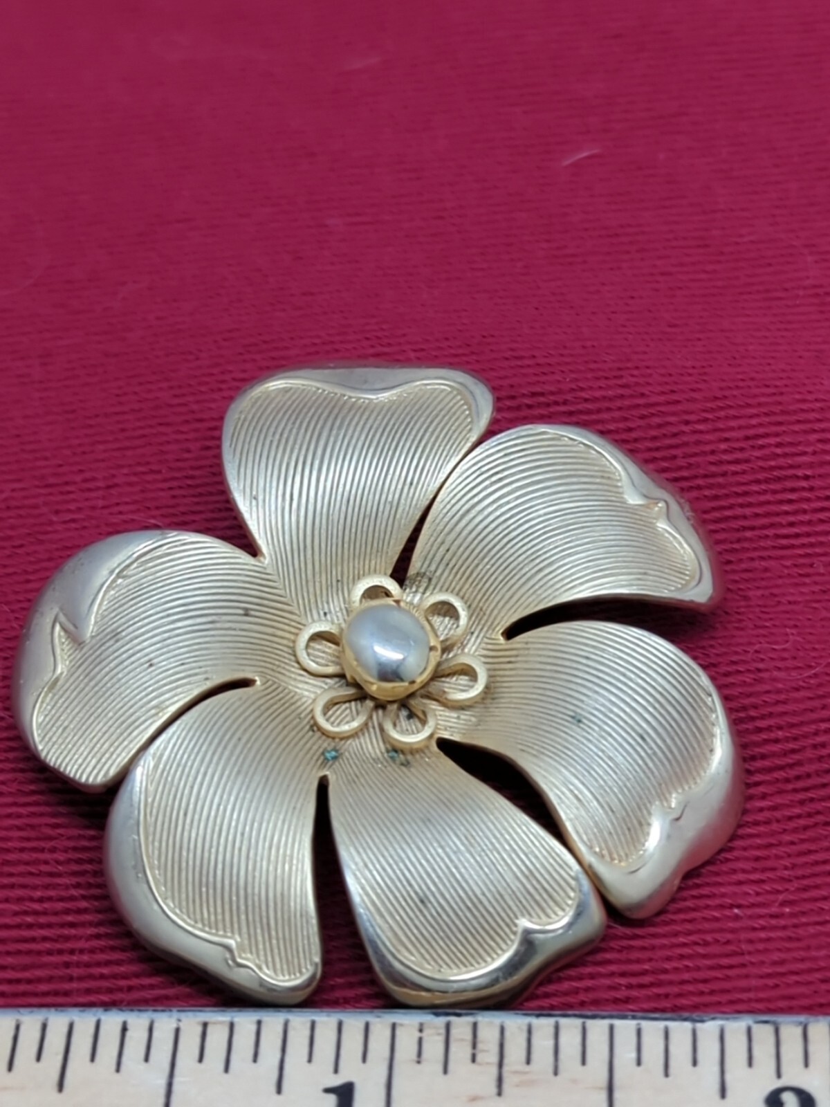 Flower Brooch & Screw Back Earring Set Gold Tone 1950’s-60’s Classic MCM