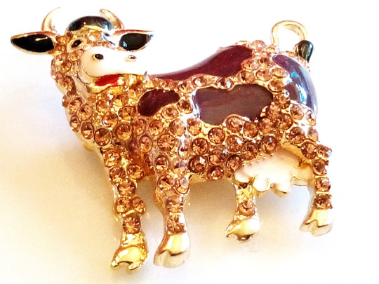 RHINESTONE COW BROOCH!Brown & White Enamel.Sparkling Amber Rhinestones.Gold Tone