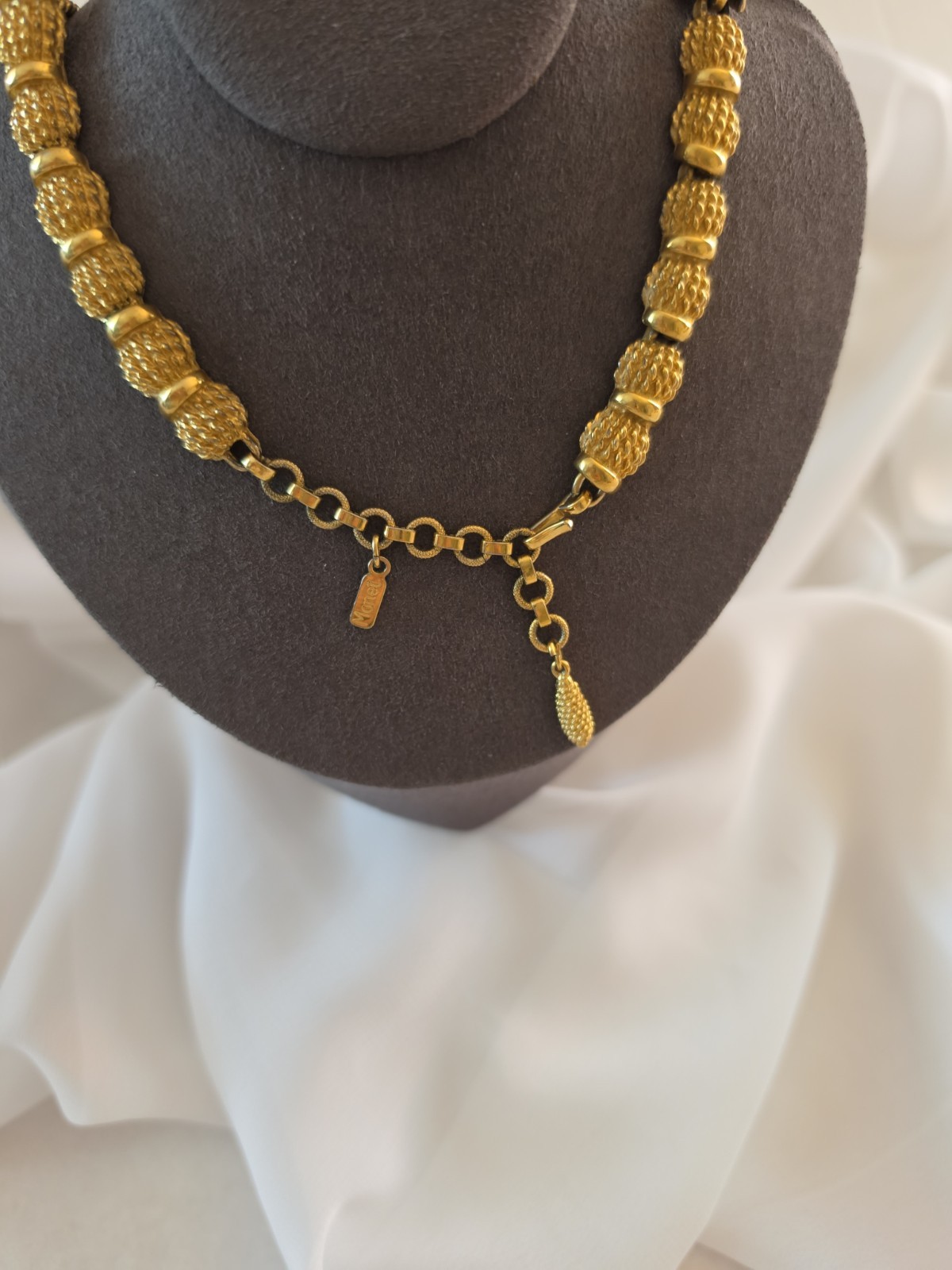 Vintage Monet Goldtone Textured Circle Link 15-17”