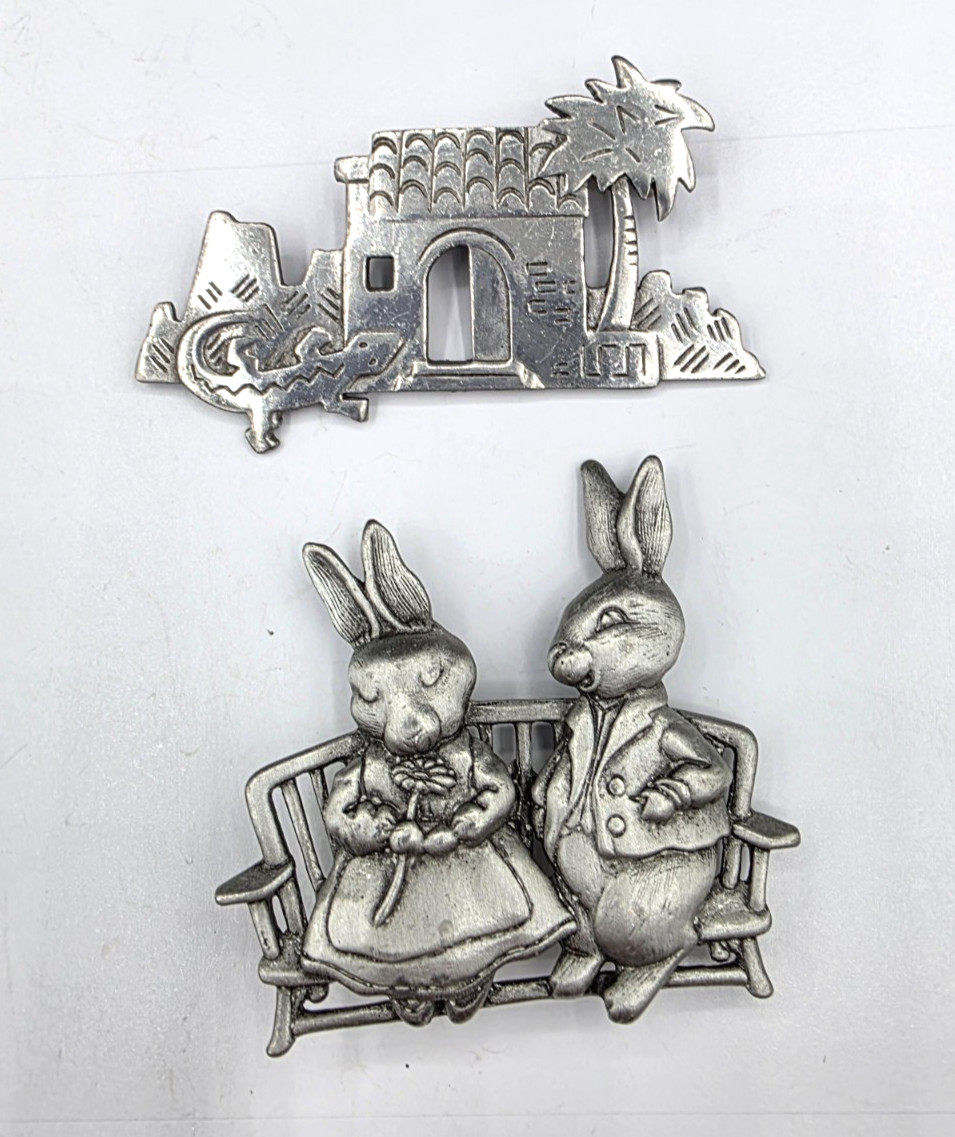 Set of 4 JJ Jonette Brooches Cat Catching Fish, Cow, Bunnies, Casa House – READ