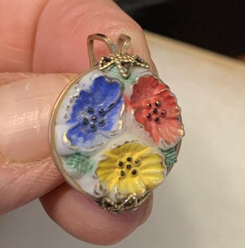 VTG White Glass Floral Red Yellow Blue Gold Tone Plated Dress Clip