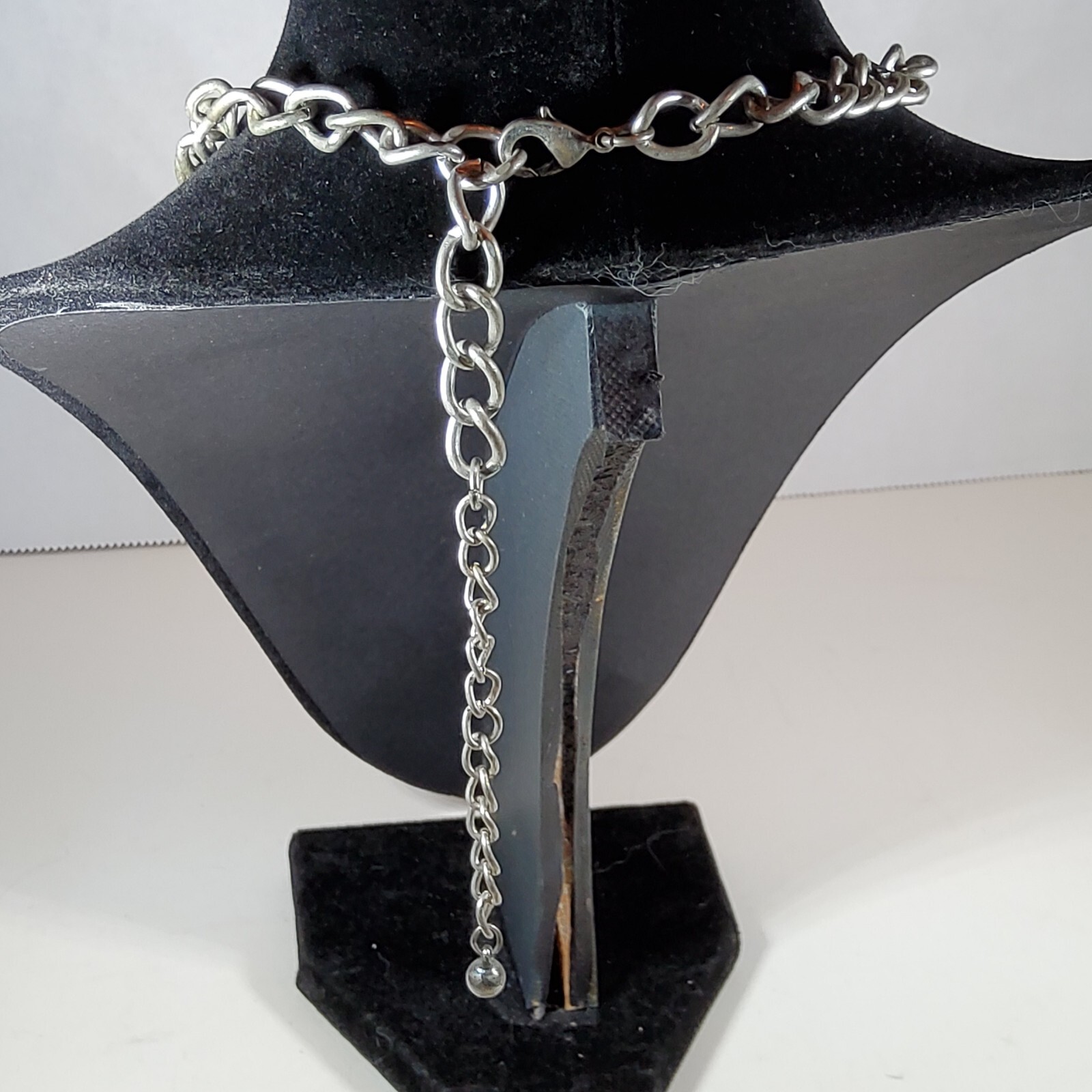 Vtg Brown Earthtone Stones set In A Filigree Silver Tone Setting Necklace 23″ L