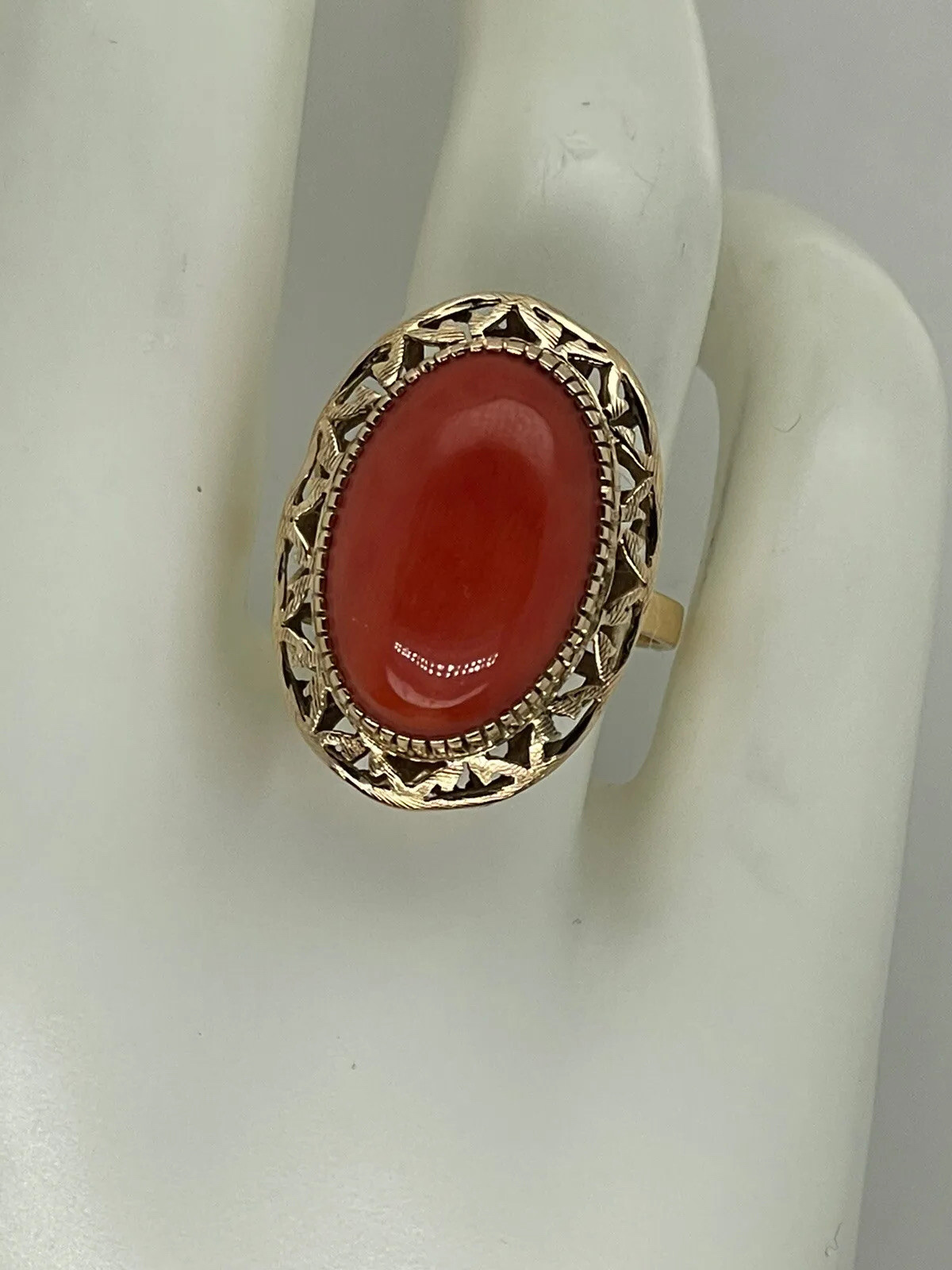 Vintage 18k Yellow Gold 17.5mm by 12mm Oval Coral Filigree Ring, Size 7 – 7.2 Gr