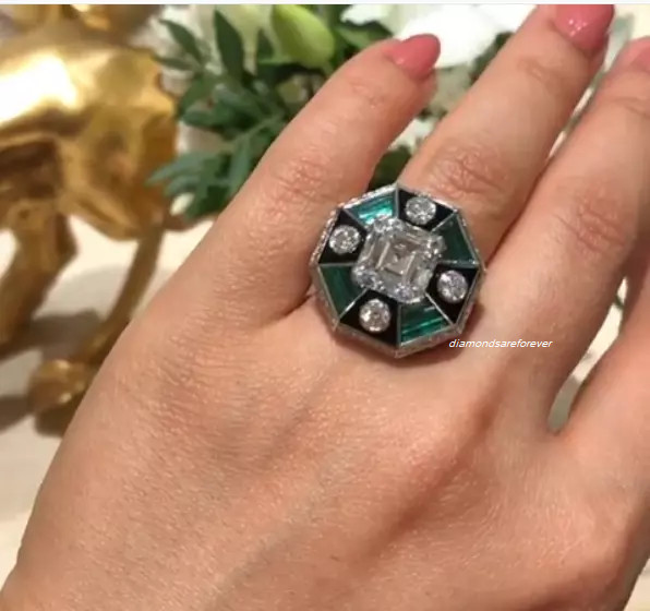 Vintage & Antique Art Deco Gorgeous Women’s Ring With White CZ, Emerald & Onyx