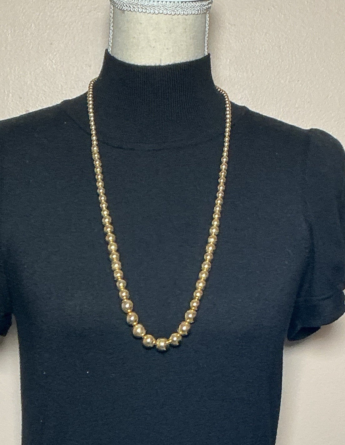 Vintage 30″ Gold Tone Graduated Bead Necklace w/ Fish Hook Clasp Unbranded