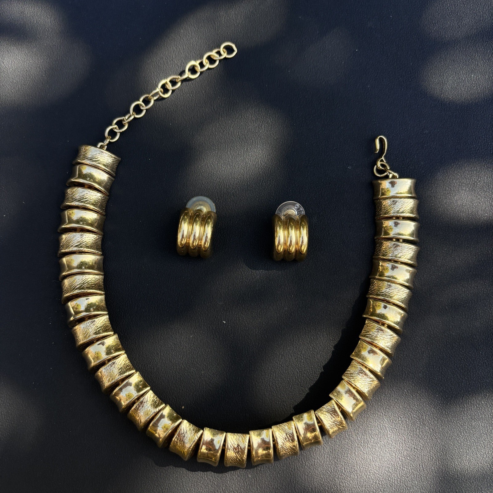 Vintage Monet Gold Tone Ribbed Necklace Earrings Set Chunky Statement 16 Inch