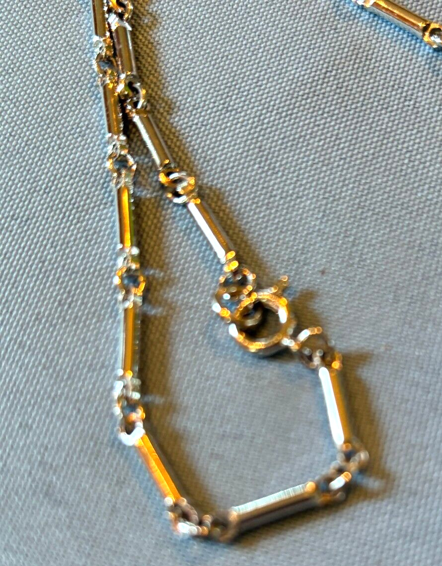 Sweet Vintage Mod Silver Tone Articulated Pendant Necklace w Bar Link Chain