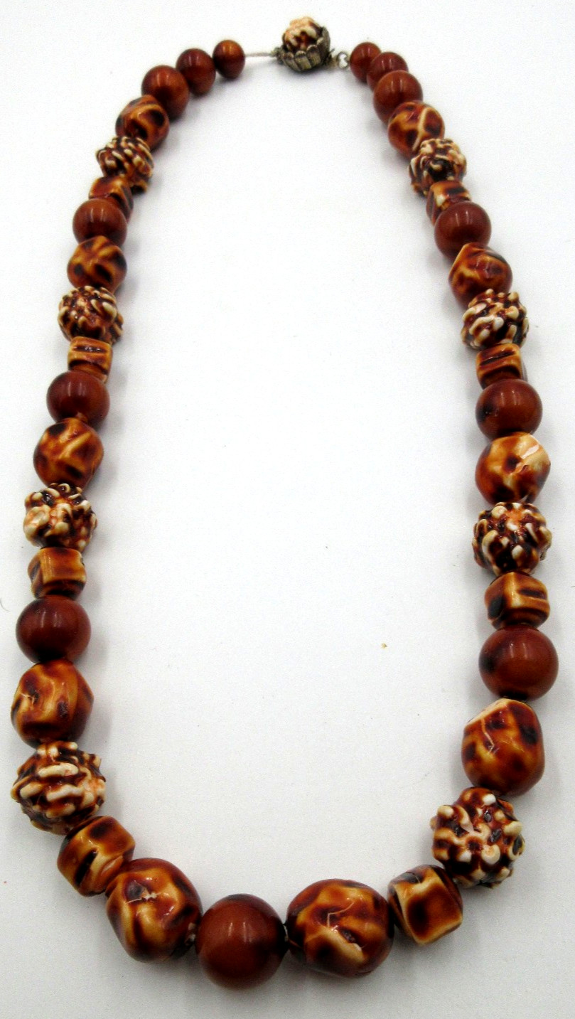 VTG 24″ UNUSUAL GEOMETRIC BEAD brown white silver tone mtl STRAND Necklace