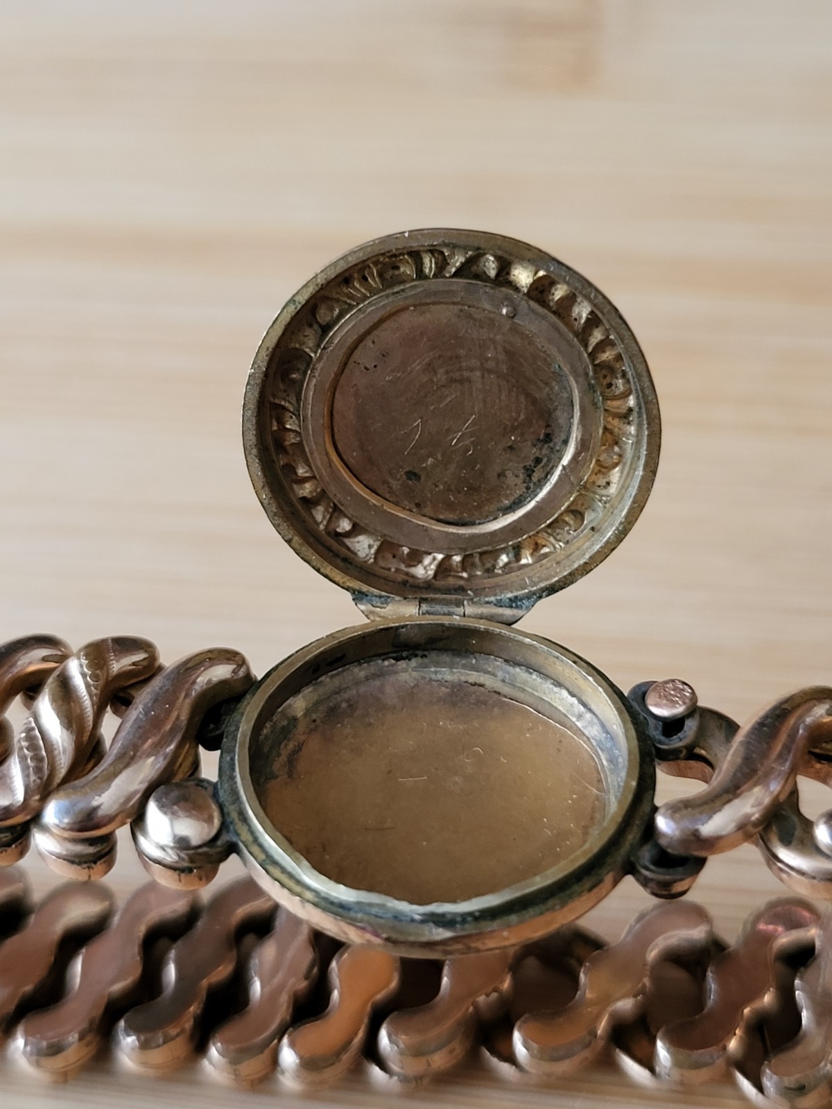 Antique DFB Co Sweetheart Round Locket Expansion Bracelet Pre-Carmen Gold Filled