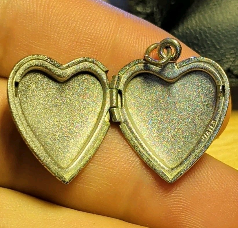 Vintage Vistar Etched Silvertone Puff Heart Locket Pendant Charm Signed