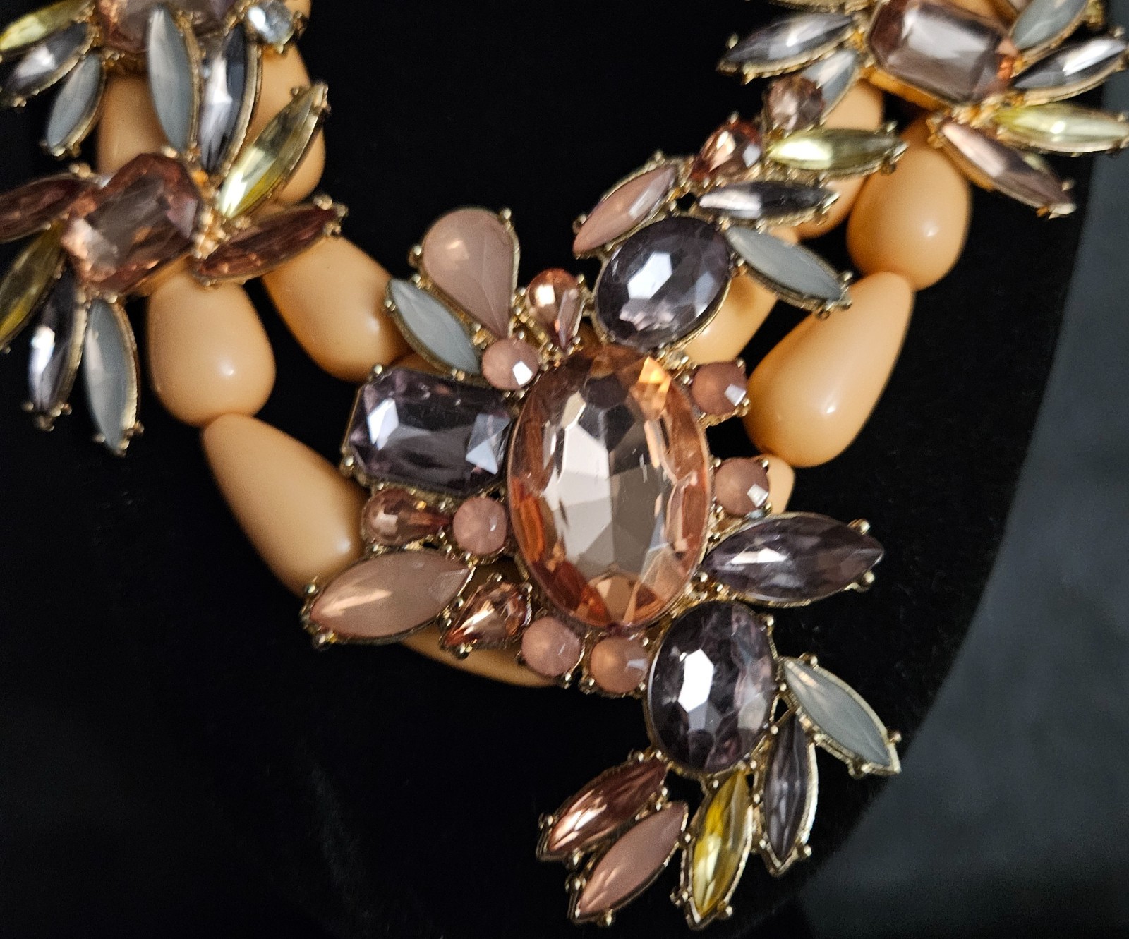 VINTAGE Peach Bead Multicolor Rhinestone Double Strand Necklace 17 18 19 Inch
