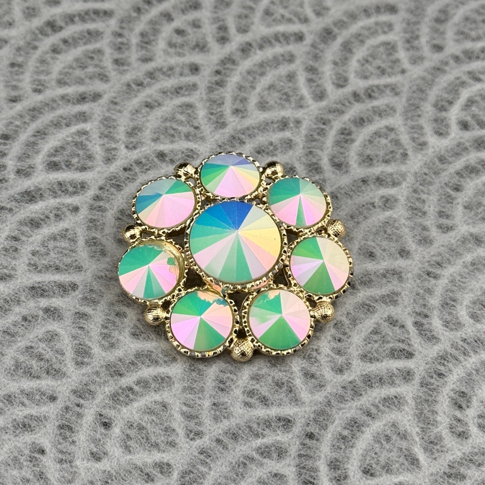 Vintage Brooch Rivoli Rhinestones AB Gold-tone Cluster Round Rainbow Green 1.75″