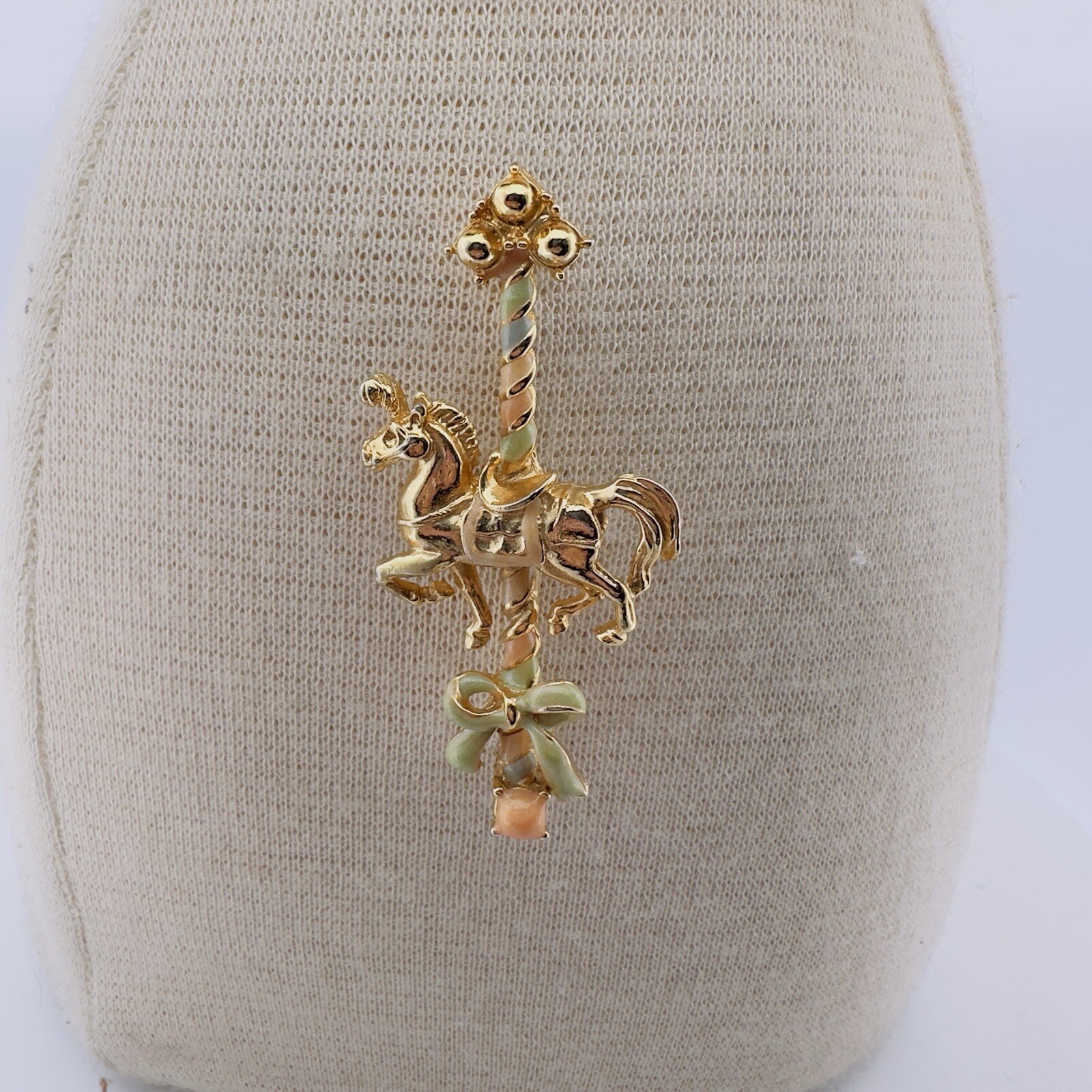 VINTAGE CORO ADOLPH KATZ? MERRY GO ROUND CAROUSEL HORSE BROOCH PIN CLIP UNSIGNED