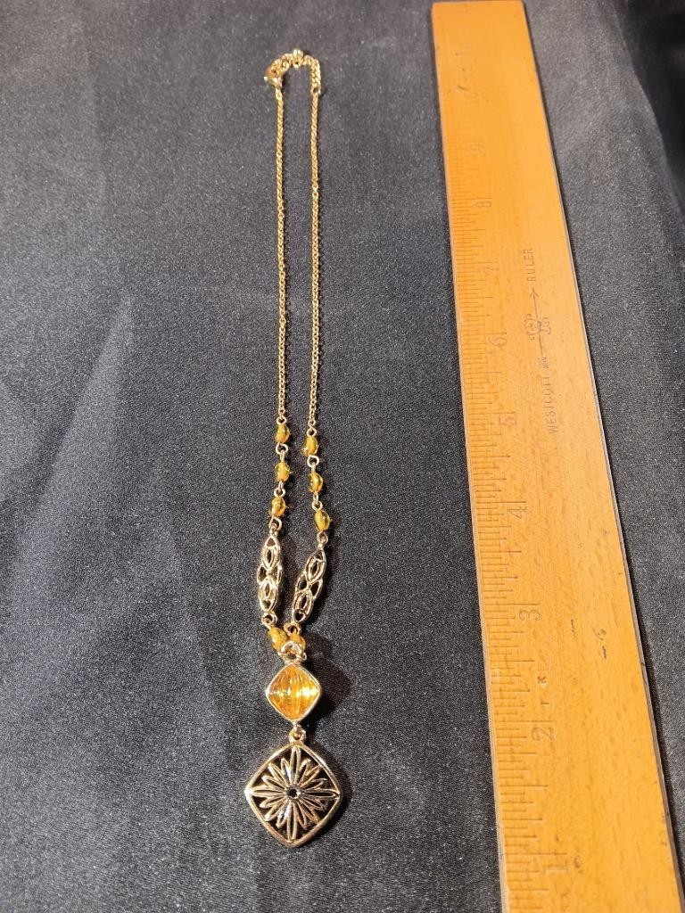 Vintage Gold Tone Necklace Honey Amber Colored Bead/Pendant J2