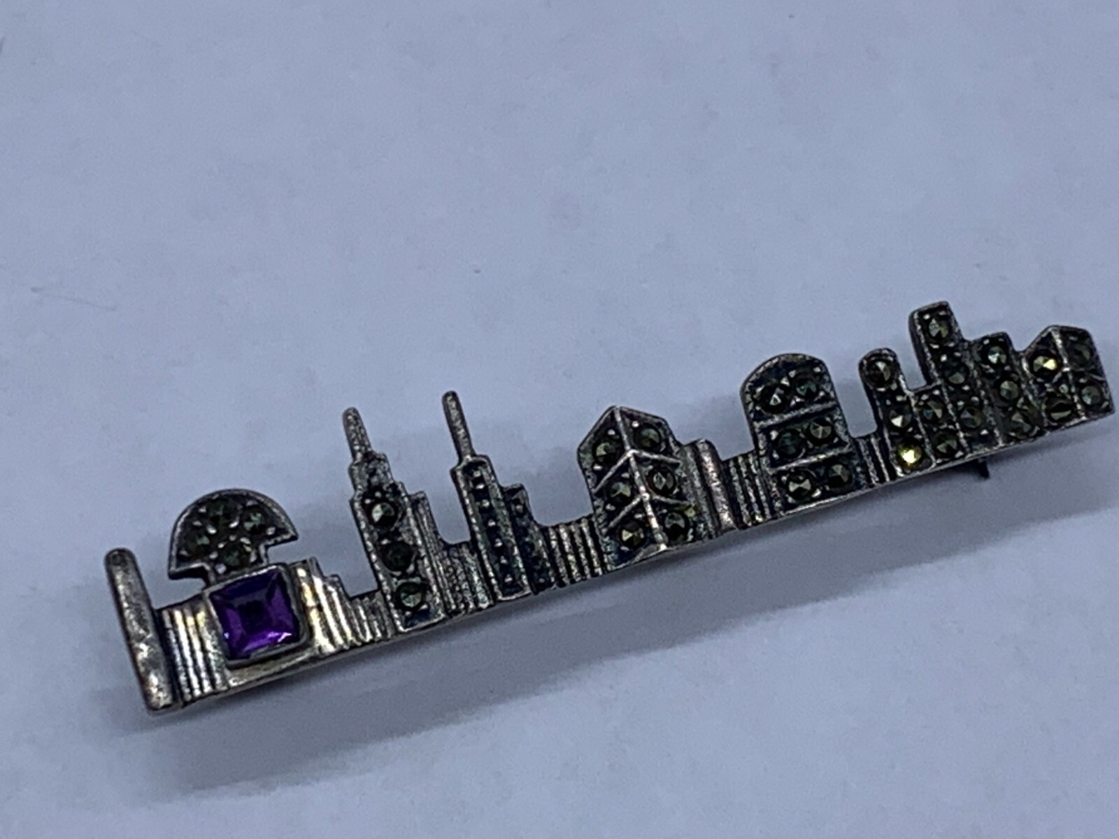 VINTAGE STERLING SILVER MARCASITE AMETHYST BROOCH NEW-YORK CITY BUILDINGS