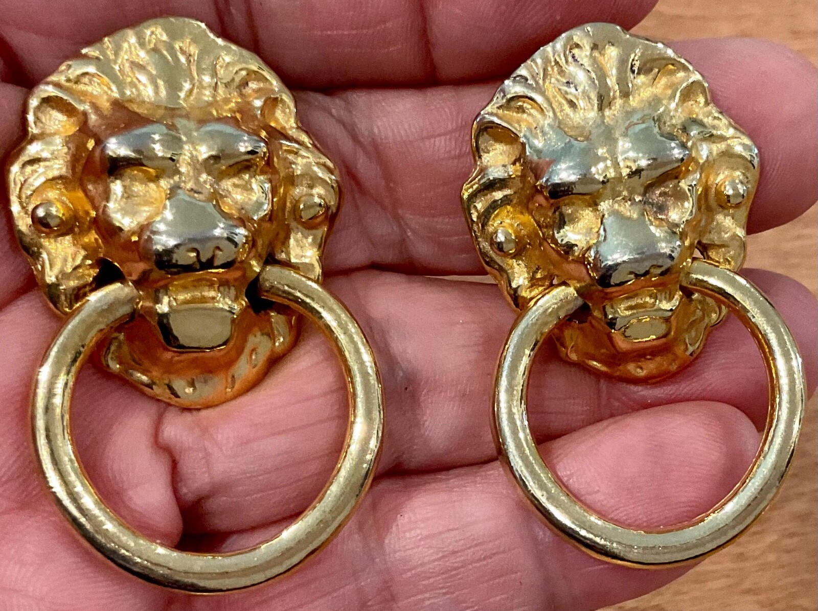 VTG KENNETH J LANE LION 2.5”PENDANT 24” NECKLACE WITH LION DOORKNOCKER EARRINGS