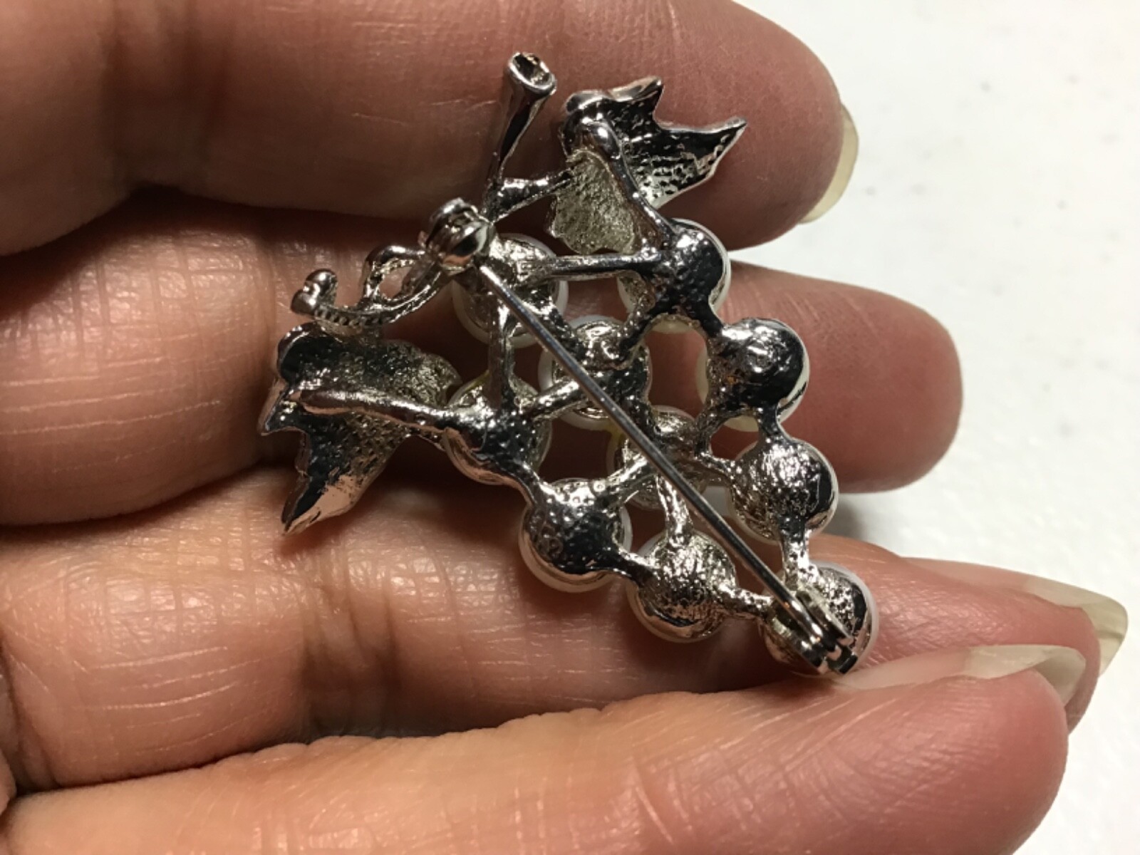Vintage Rhinestone Pearl & Silver tone Bunch of Grapes Brooch