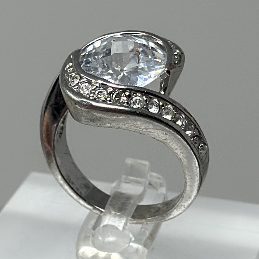 Vintage Silver Tone Cushion Cut Crystal Tension Setting Cocktail Ring Size 7