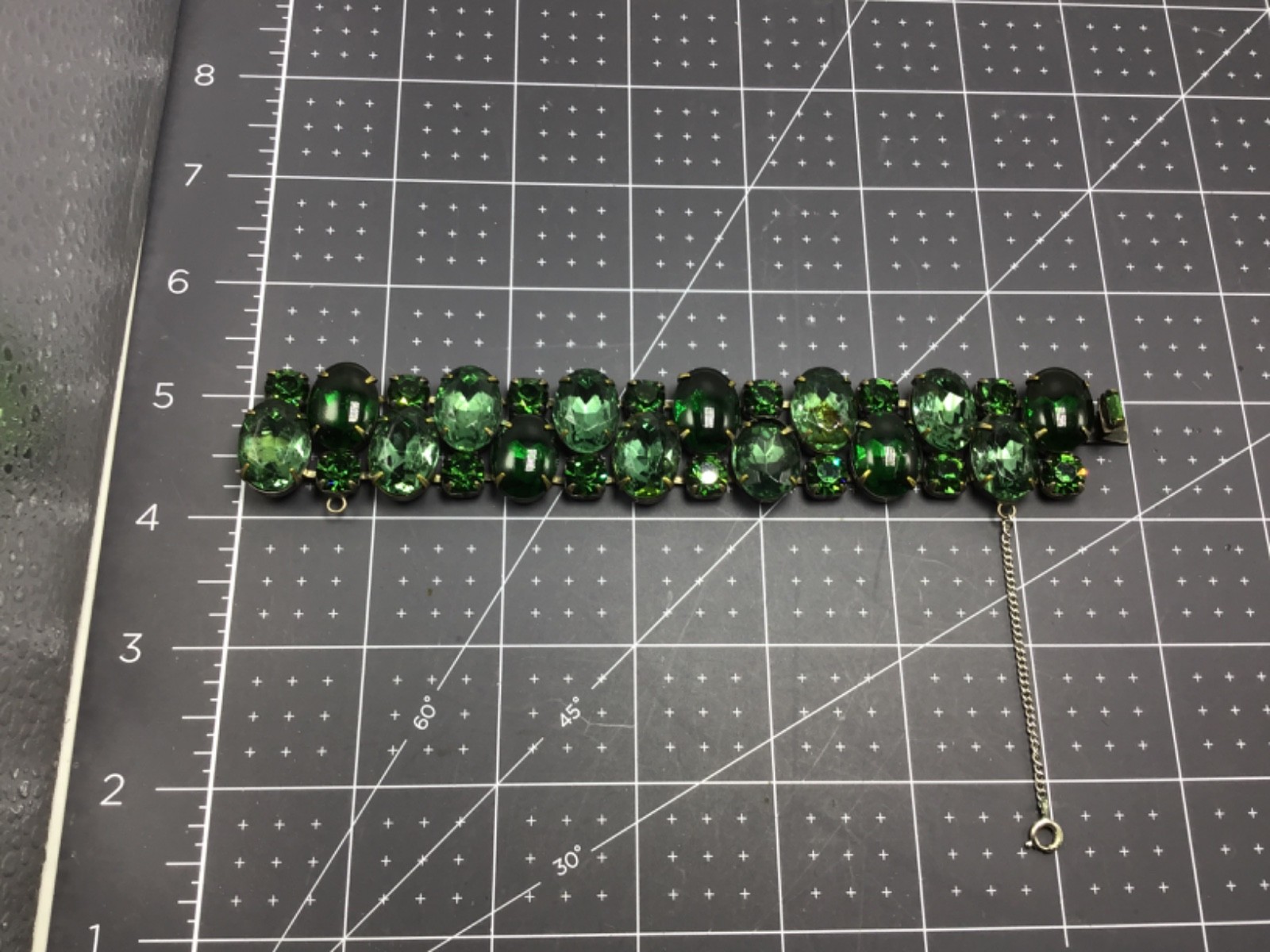 VINTAGE GREEN RHINESTONE BRACELET SAFETY CHAIN CLASP ARTICULATED UNSIGNED