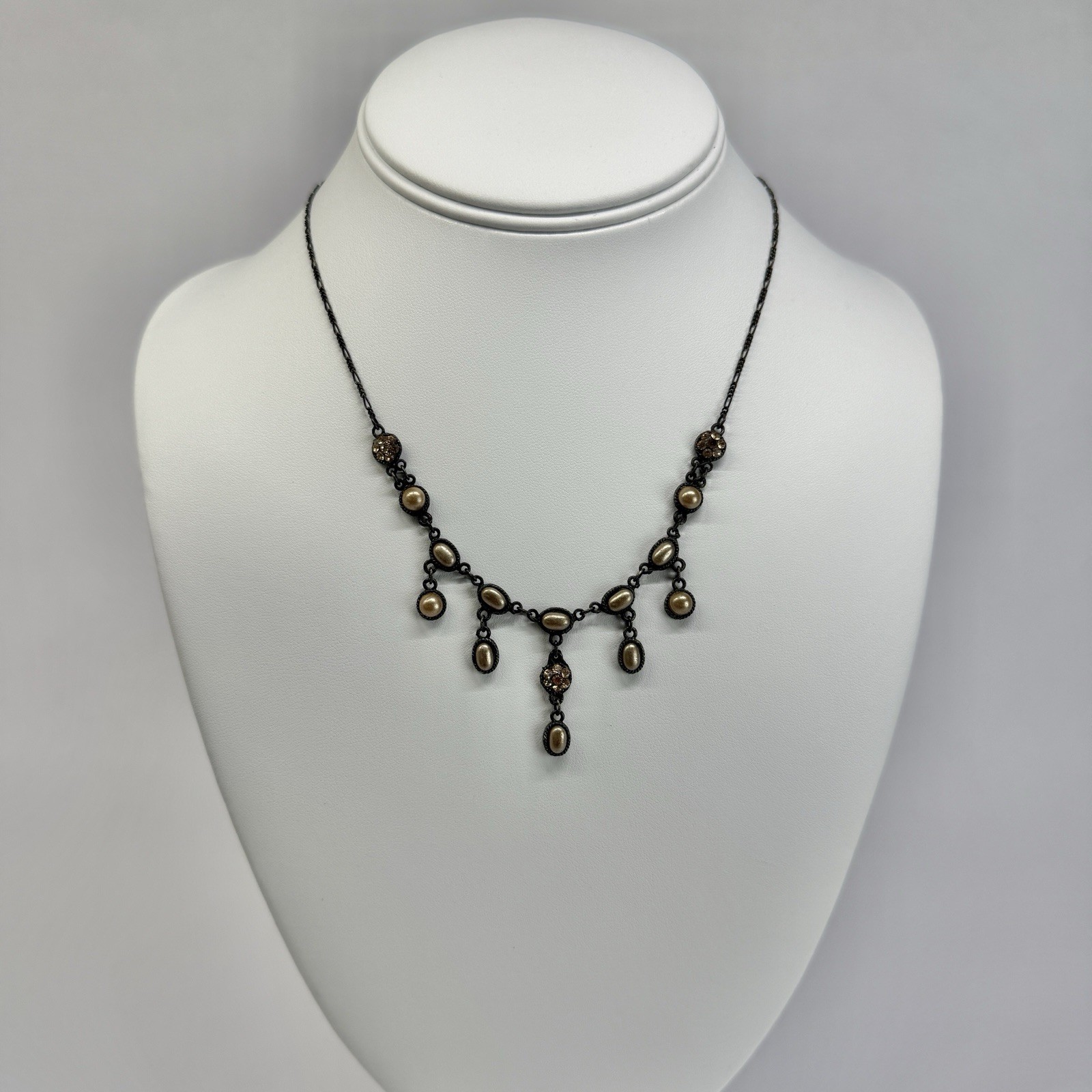 AUSTRIAN Crystal USA Floral Y-Drop Gunmetal Tone Vintage Necklace N658