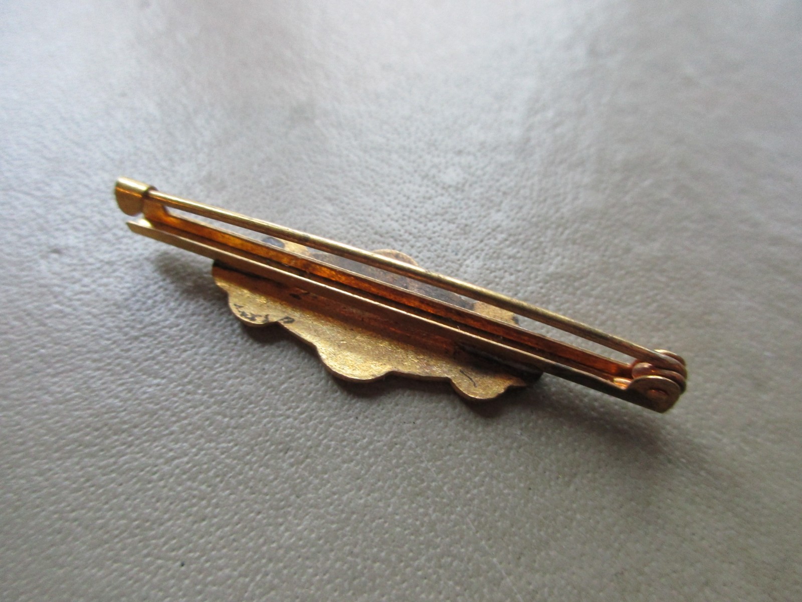 ANTIQUE EDWARDIAN ART DECO GOLD TONE ENAMEL MOTHER MOTHERS DAY UK BAR BROOCH PIN