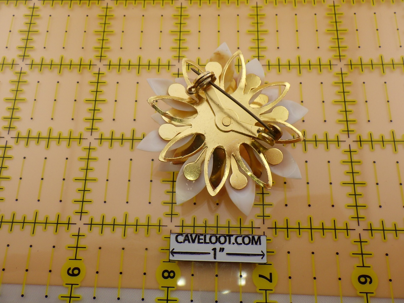 Vintage Seashell Flower Brooch Faux Pearl and Gold Accents – Elegant Retro Jewel