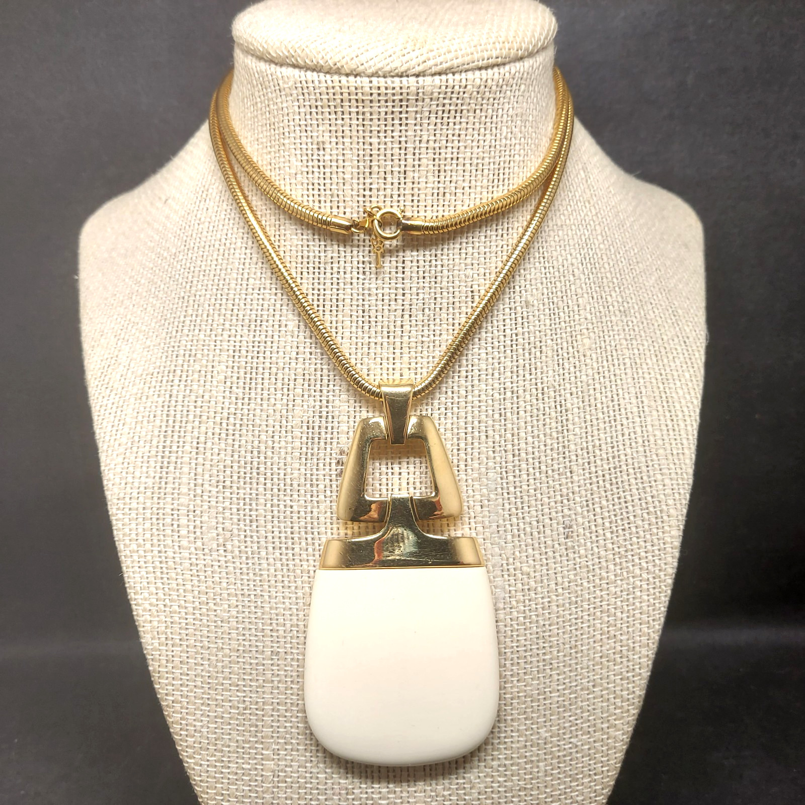 Crown Trifari Ivory Cream Lucite Gold Tone Pendant Necklace Vintage Signed