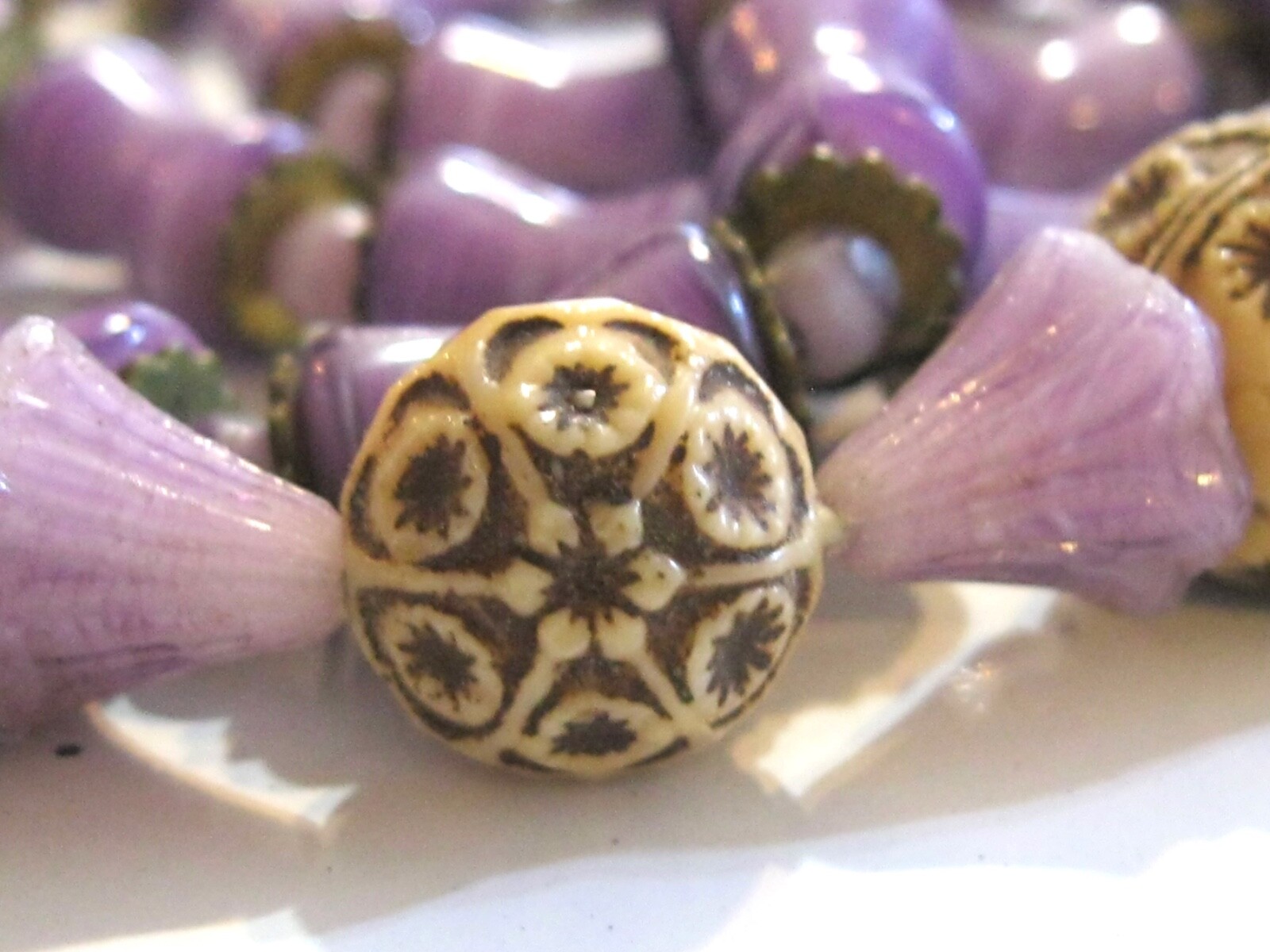 NEIGER BROS ANTIQUE ART DECO CZECH GLASS BEAD NECKLACE RARE PURPLE TAN FLORAL