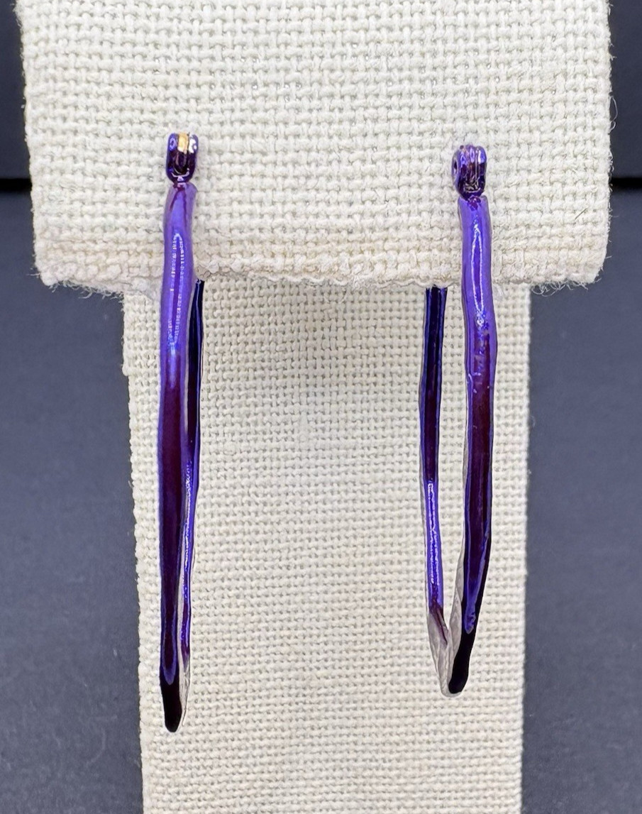 Vintage Joan Rivers Purple Hammered Metal Hoop Dangle Pierced Earrings Classic