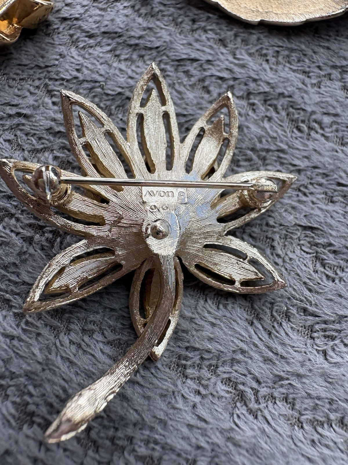 Lot Of 3 Avon Gold Tone Brooches-Heart, Leaf And Flower