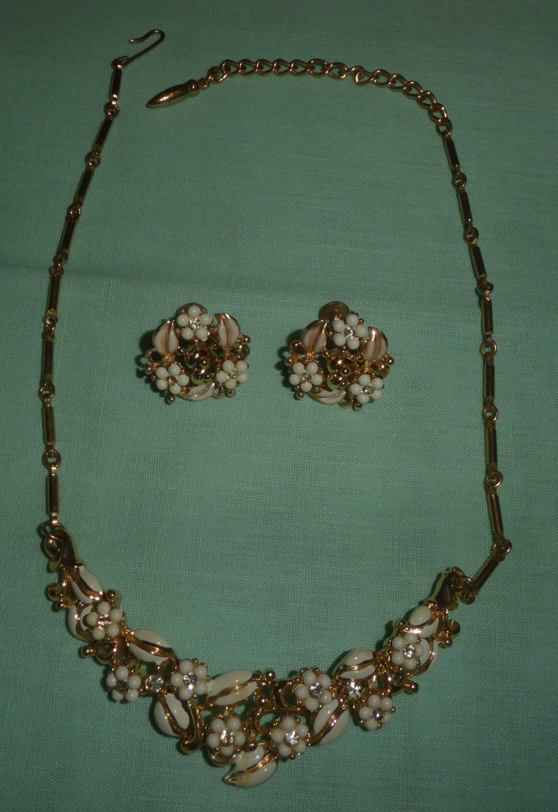 Vintage CORO Silver-tone White Enamel Floral Bib Necklace with Matching Earrings
