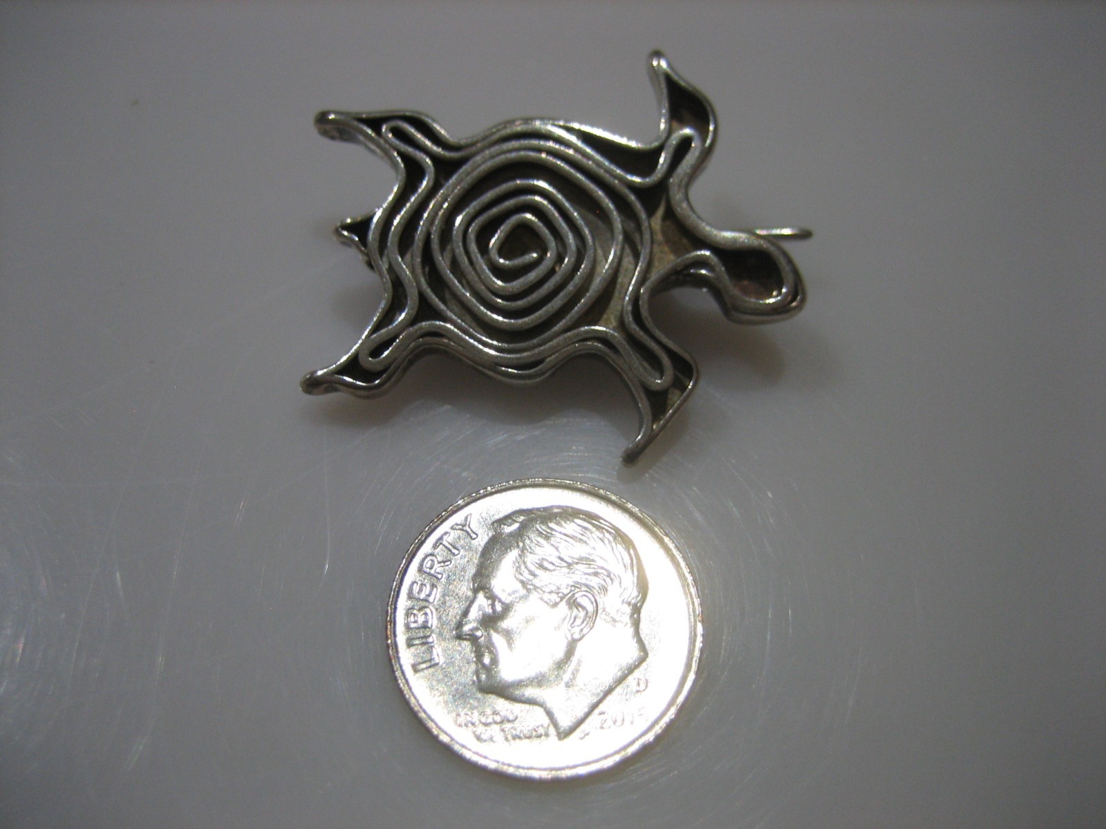 WHIMSICAL STERLING SILVER ABSTRACT TURTLE BROOCH PIN