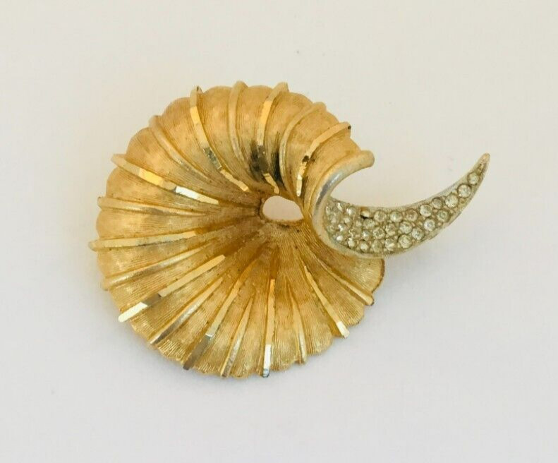 Vintage BSK Gold Tone Pave Rhinestone Cornucopia Shell Figural Brooch Pin