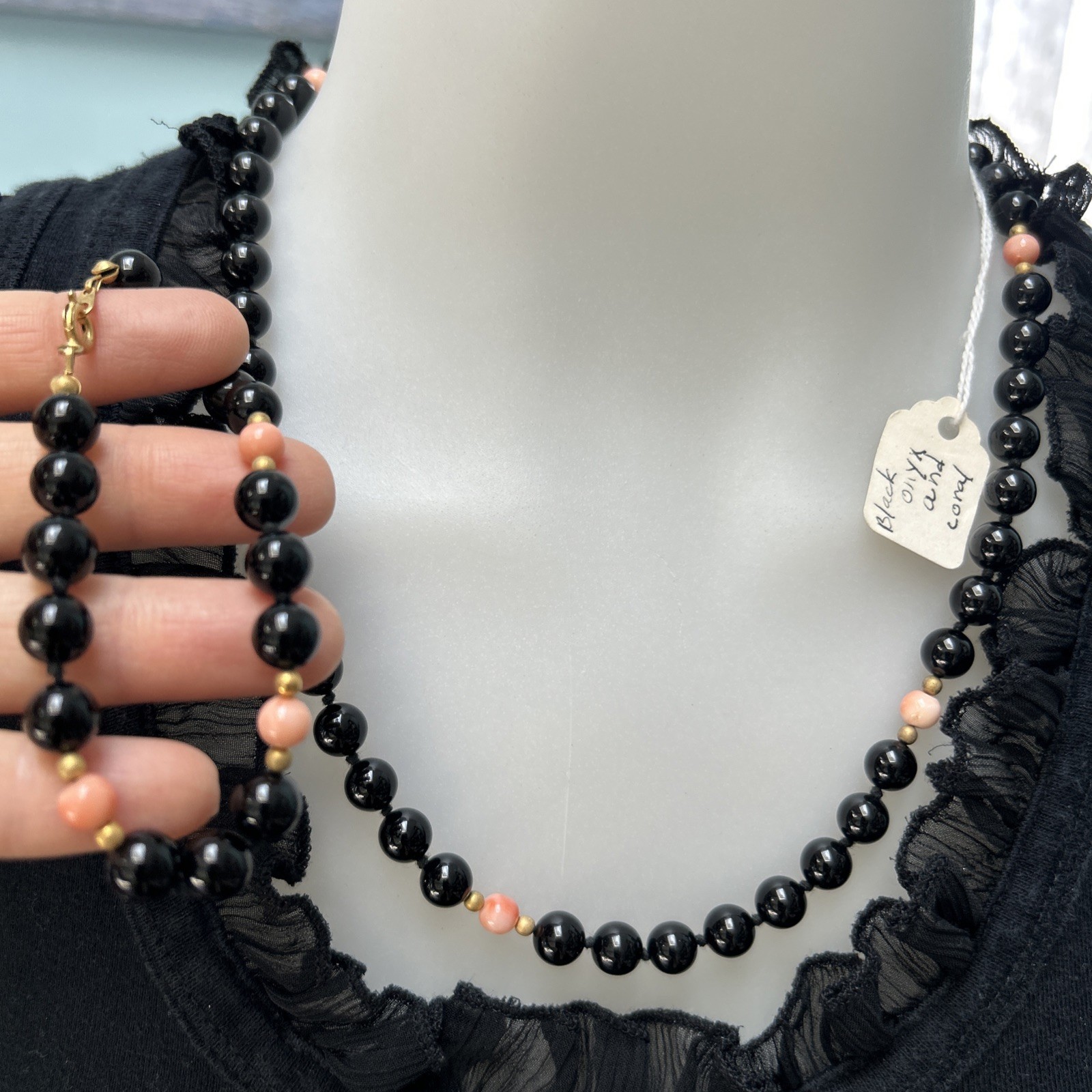 VTG Black Onyx & Coral Hand Knot Necklace 20” & Bracelet 8” Set